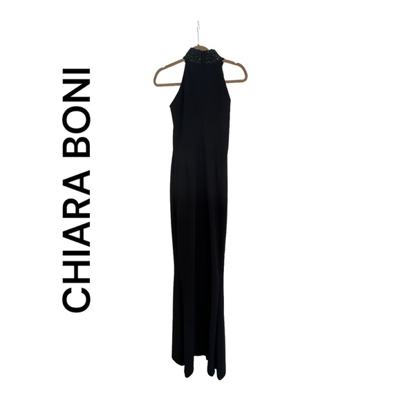 Be the Bell of the Ball in this gorgeous, super flattering gown by CHIARA BONI. - Picture 8 of 10